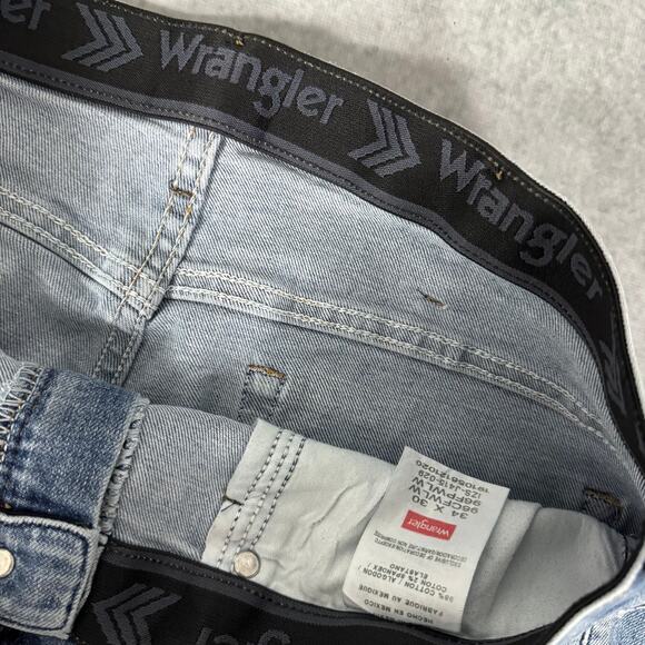 Wrangler Relaxed Fit Straight Leg Denim Medium Wash Jeans - Size: 34x30 - Picture 3 of 8